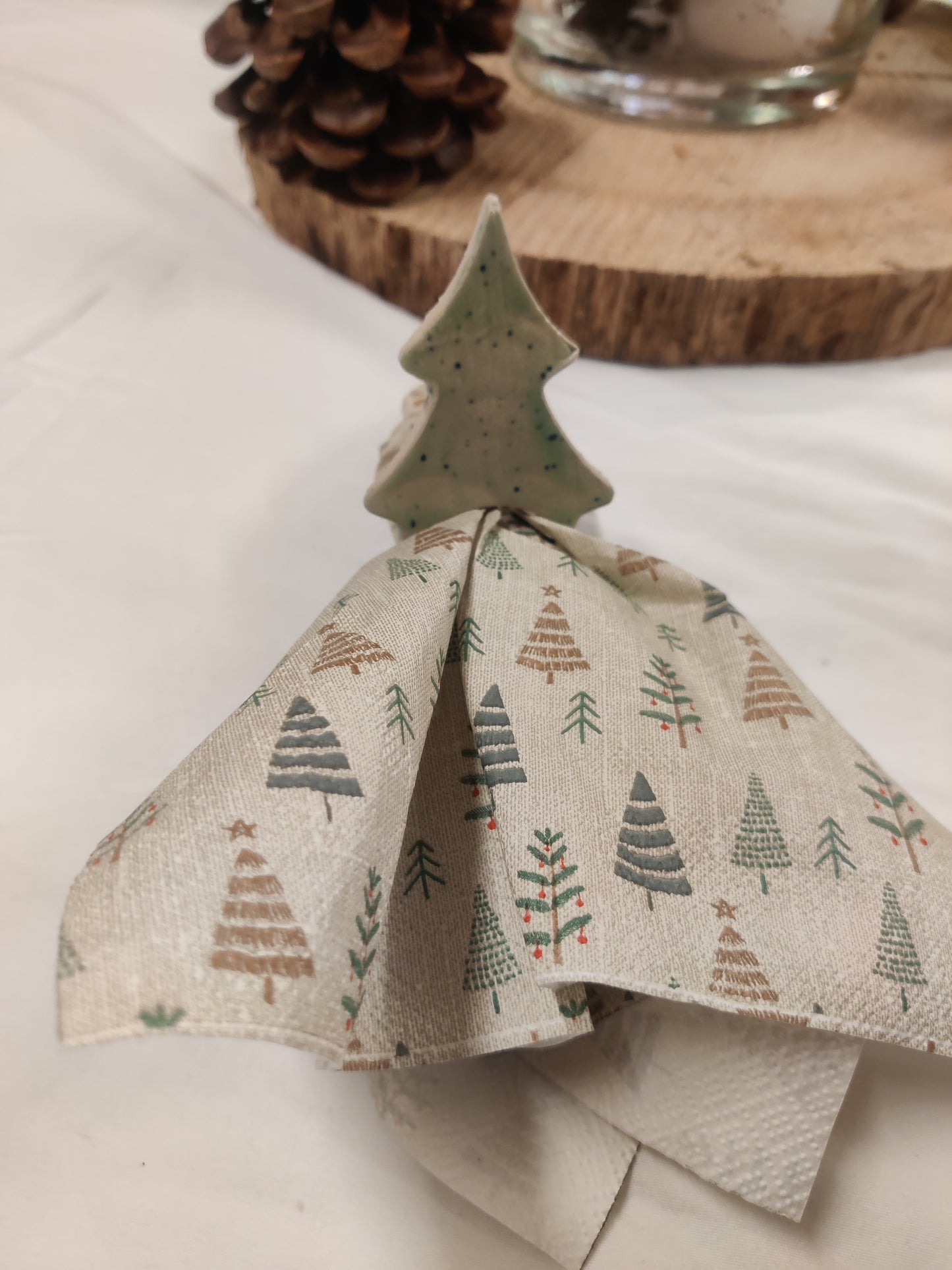 Servietringe udformet som et juletræ